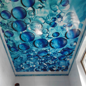 Натяжной потолок в ванной